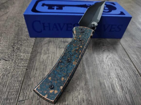 Chaves Redencion Street - Shipwreck Patina Copper Scales - Complete Knife - Black Elmax Blade - New In Box - Image 3