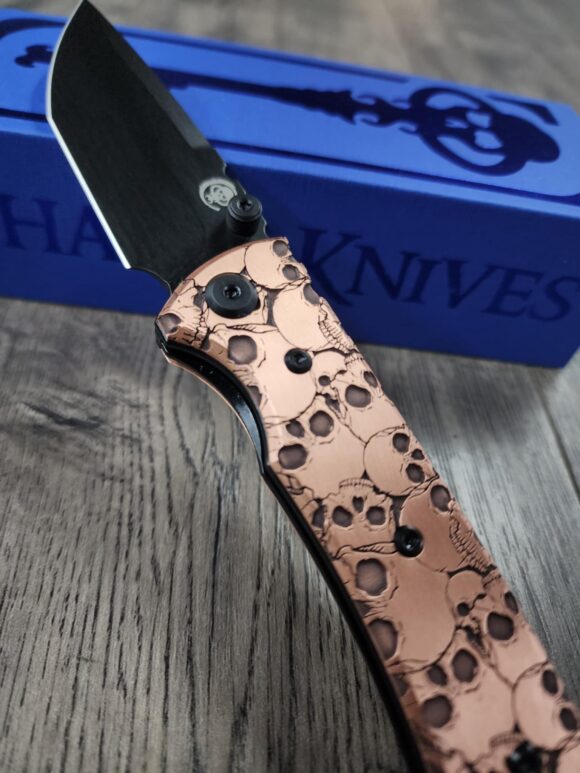 Chaves Redencion Street - Skulls Relief Laser Engraved Copper Scales - Complete Knife - Black Elmax Blade - New In Box - Image 4