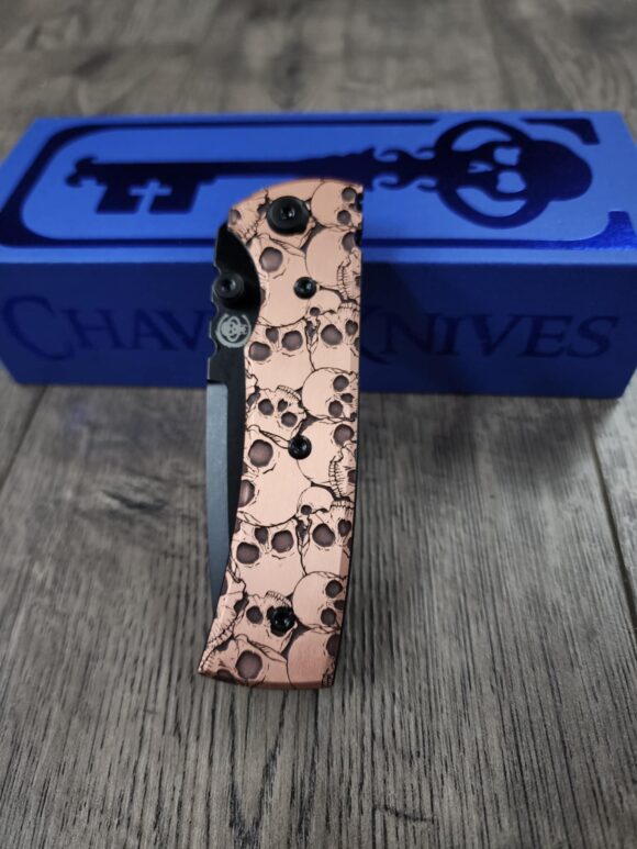 Chaves Redencion Street - Skulls Relief Laser Engraved Copper Scales - Complete Knife - Black Elmax Blade - New In Box - Image 2